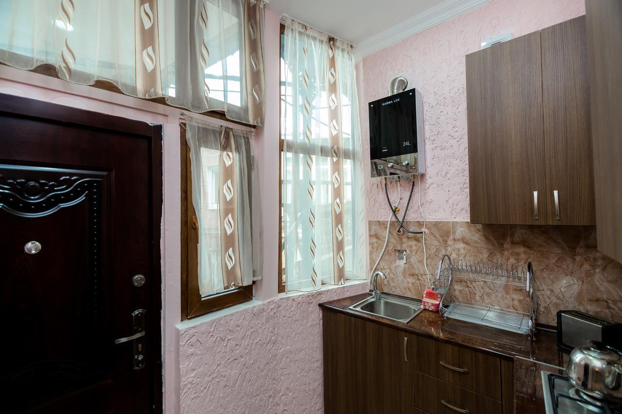 Gabi'S House Appartement Tbilisi Buitenkant foto